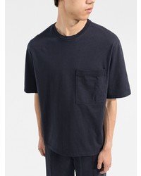 dunkelblaues T-Shirt mit einem Rundhalsausschnitt von There Was One