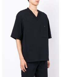 dunkelblaues T-Shirt mit einem V-Ausschnitt von 3.1 Phillip Lim
