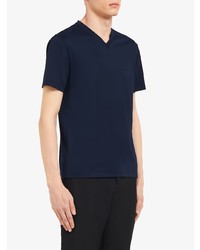 dunkelblaues T-Shirt mit einem V-Ausschnitt von Prada