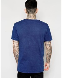 dunkelblaues T-Shirt mit einem V-Ausschnitt von Scotch & Soda