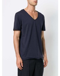 dunkelblaues T-Shirt mit einem V-Ausschnitt von Maison Margiela