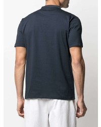 dunkelblaues T-shirt mit einer Knopfleiste von Eleventy