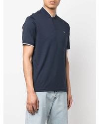 dunkelblaues T-shirt mit einer Knopfleiste von Calvin Klein
