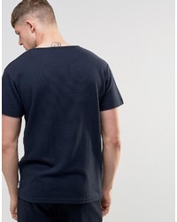 dunkelblaues T-shirt von Bellfield