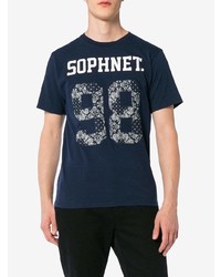 dunkelblaues und weißes bedrucktes T-Shirt mit einem Rundhalsausschnitt von Sophnet.