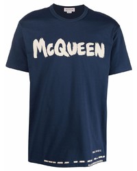 dunkelblaues und weißes bedrucktes T-Shirt mit einem Rundhalsausschnitt von Alexander McQueen