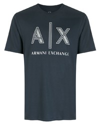 dunkelblaues und weißes bedrucktes T-Shirt mit einem Rundhalsausschnitt von Armani Exchange
