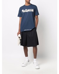 dunkelblaues und weißes bedrucktes T-Shirt mit einem Rundhalsausschnitt von Alexander McQueen