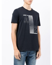 dunkelblaues und weißes bedrucktes T-Shirt mit einem Rundhalsausschnitt von Armani Exchange