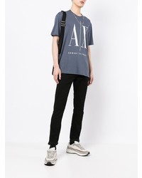 dunkelblaues und weißes bedrucktes T-Shirt mit einem Rundhalsausschnitt von Armani Exchange