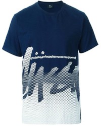 dunkelblaues und weißes bedrucktes T-Shirt mit einem Rundhalsausschnitt von Stussy