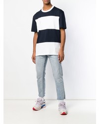 dunkelblaues und weißes horizontal gestreiftes T-Shirt mit einem Rundhalsausschnitt von Calvin Klein