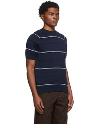 dunkelblaues und weißes horizontal gestreiftes T-Shirt mit einem Rundhalsausschnitt von Noah