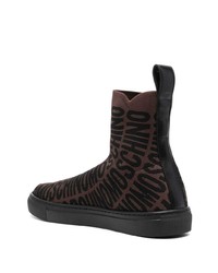 dunkelbraune bedruckte hohe Sneakers von Moschino