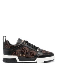 dunkelbraune bedruckte Leder niedrige Sneakers von Moschino
