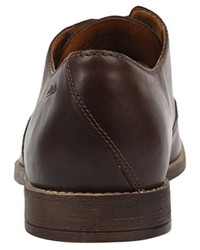 dunkelbraune Business Schuhe von Clarks