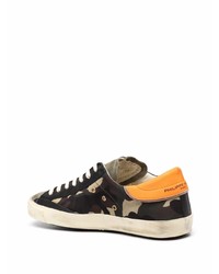 dunkelbraune Camouflage Segeltuch niedrige Sneakers von Philippe Model Paris