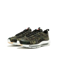 dunkelbraune Camouflage Sportschuhe von Nike