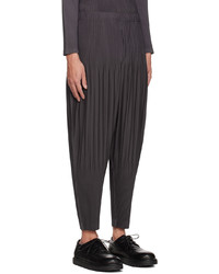 dunkelbraune Chinohose von Homme Plissé Issey Miyake