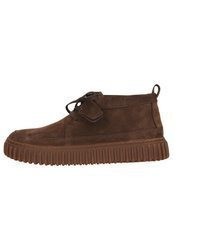 dunkelbraune Chukka-Stiefel aus Wildleder von Clarks