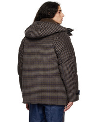 dunkelbraune Daunenjacke mit Karomuster von Giorgio Armani