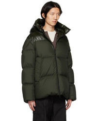 dunkelbraune Daunenjacke von Moncler