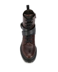 dunkelbraune flache Stiefel mit einer Schnürung aus Leder von Brunello Cucinelli