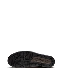 dunkelbraune hohe Sneakers von Jordan