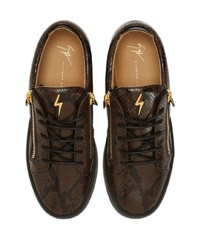 dunkelbraune Leder niedrige Sneakers mit Schlangenmuster von Giuseppe Zanotti