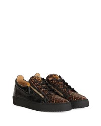 dunkelbraune Leder niedrige Sneakers mit Schlangenmuster von Giuseppe Zanotti