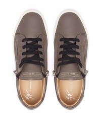 dunkelbraune Leder niedrige Sneakers von Giuseppe Zanotti