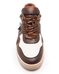 dunkelbraune Leder niedrige Sneakers von Valentino Garavani