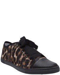 dunkelbraune niedrige Sneakers mit Leopardenmuster