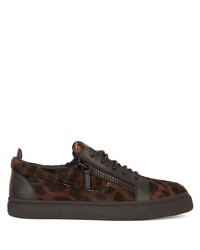 dunkelbraune niedrige Sneakers mit Leopardenmuster von Giuseppe Zanotti
