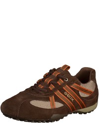 dunkelbraune niedrige Sneakers von Geox