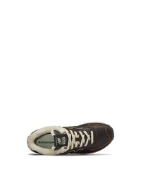 dunkelbraune niedrige Sneakers von New Balance