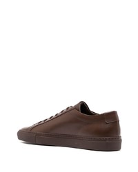 dunkelbraune niedrige Sneakers von Common Projects