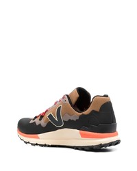 dunkelbraune niedrige Sneakers von Veja