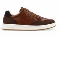 dunkelbraune niedrige Sneakers von Wrangler