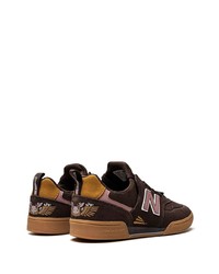 dunkelbraune niedrige Sneakers von New Balance