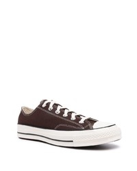 dunkelbraune Segeltuch niedrige Sneakers von Converse