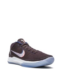 dunkelbraune Sportschuhe von Nike