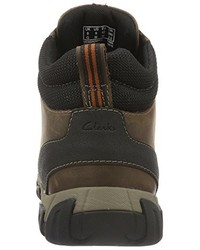 dunkelbraune Stiefel von Clarks