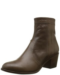 dunkelbraune Stiefel