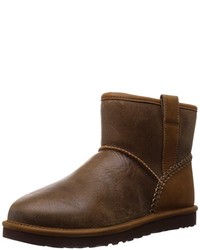 dunkelbraune Stiefel von UGG