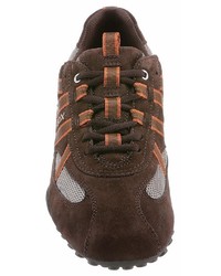 dunkelbraune Wildleder niedrige Sneakers von Geox