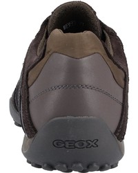 dunkelbraune Wildleder niedrige Sneakers von Geox