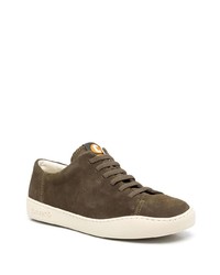 dunkelbraune Wildleder niedrige Sneakers von Camper