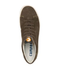 dunkelbraune Wildleder niedrige Sneakers von Camper