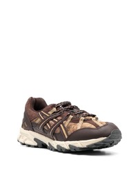 dunkelbraune Wildleder niedrige Sneakers von Asics